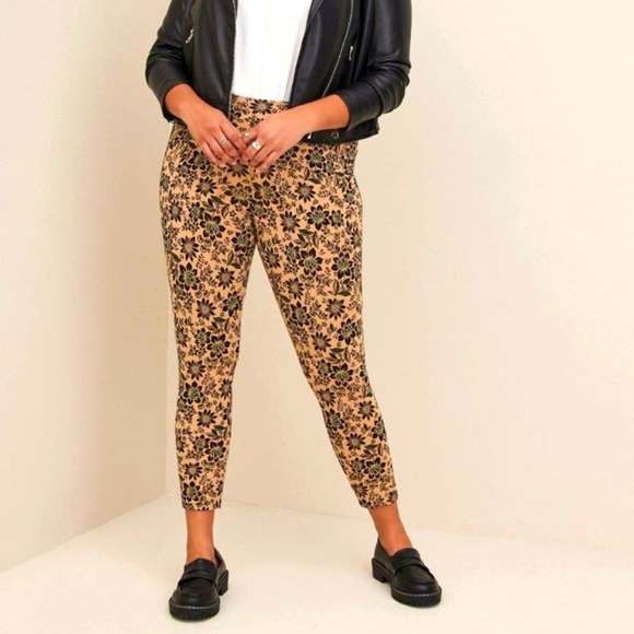 torrid Pants - ❤️NWT TORRID LEGGING - FLORAL PRINT - POCKET CROP - HIGH RISE - PLUS SIZE